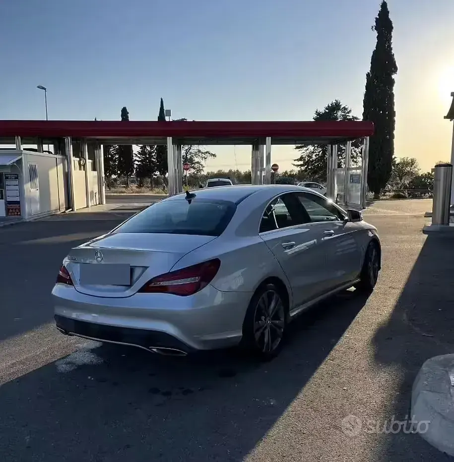 Usata Mercedes CLA180 109 CV (80 kW) 2017 Grigio Coupé