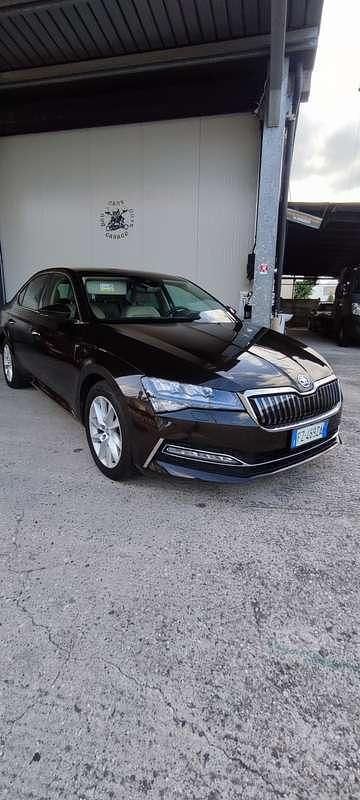 Marrone Usata 2020 Skoda Superb Tre volumi | 18.500 € (Super prezzo) - Immagine 1/4