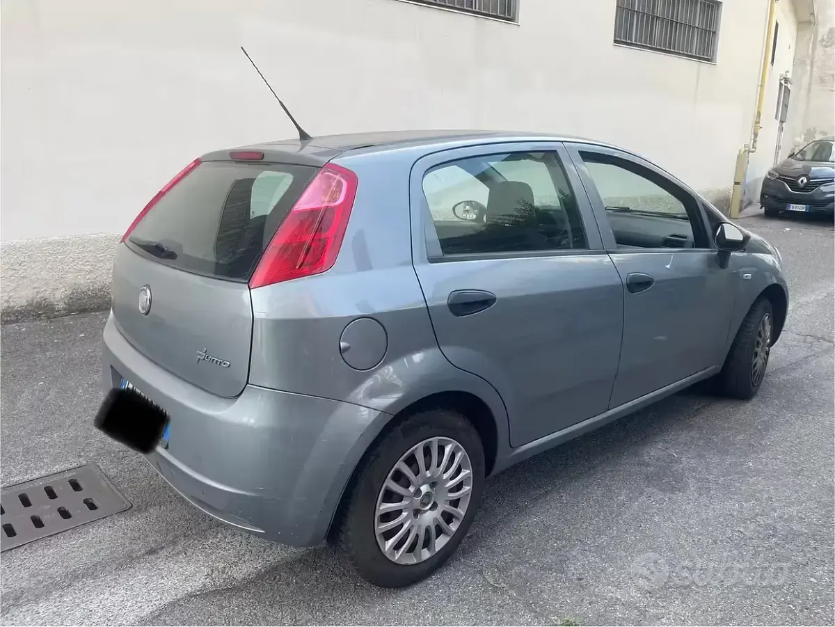 Usata Fiat Grande Punto 65 CV (47 kW) 2012 Grigio Utilitaria