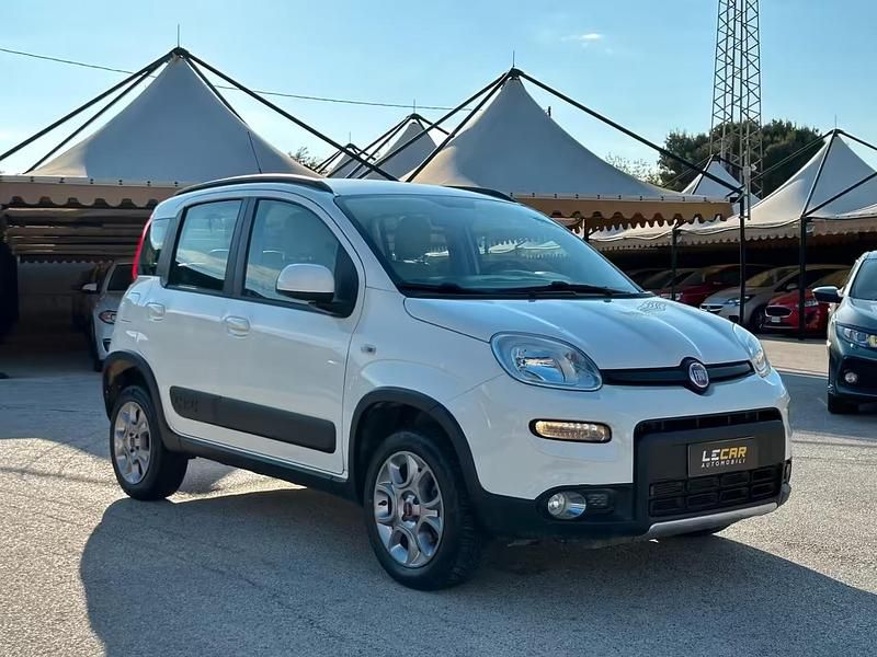 Usata Fiat Panda 4x4 S 75 CV (55 kW) 2014 Bianco Utilitaria