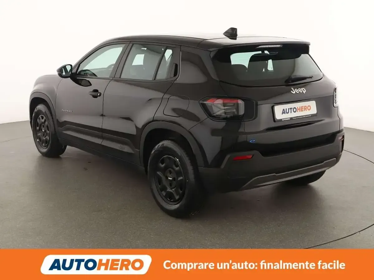 Usata Jeep Avenger EV Altitude 114 kW (156 CV) 2024 Nero SUV
