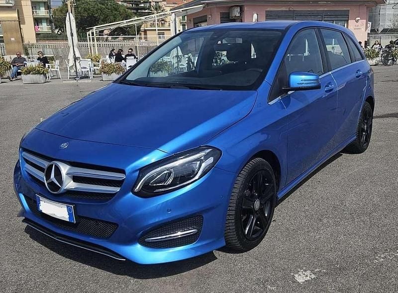 Usata Mercedes B220 Executive 184 CV (135 kW) 2016 Blu/azzurro Monovolume