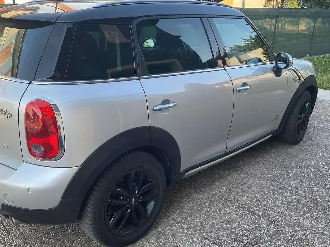 Usata Mini Cooper D Countryman 111 CV (81 kW) 2014 Argento SUV
