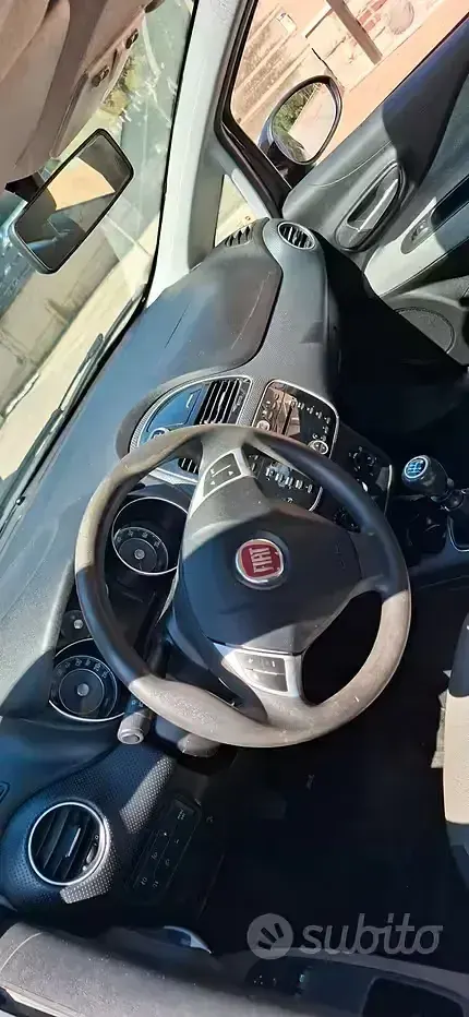 Usata Fiat Punto Evo Active 70 CV (51 kW) 2010 Nero Utilitaria