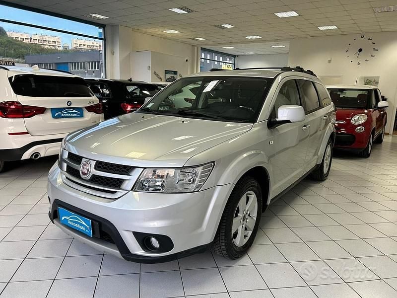 Usata Fiat Freemont 170 CV (125 kW) 2012 Grigio SUV