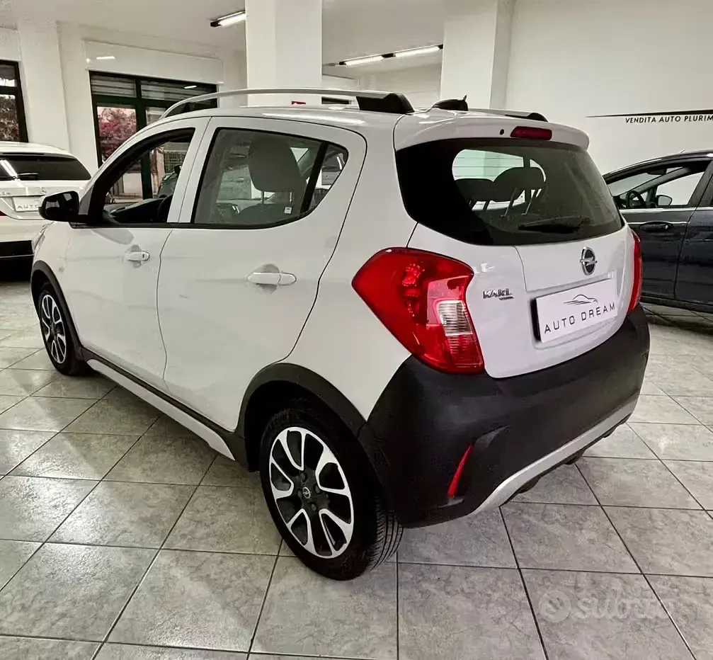 Usata Opel Karl Rocks 73 CV (53 kW) 2018 Bianco Utilitaria