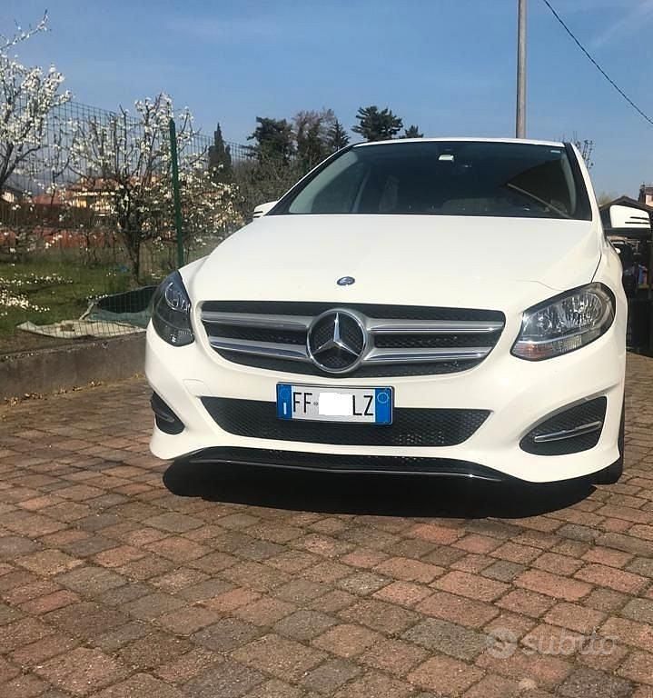 Usata Mercedes B180 116 CV (85 kW) 2016 Bianco Monovolume