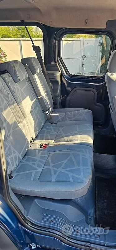 Usata Ford Tourneo 2010 Blu Station wagon