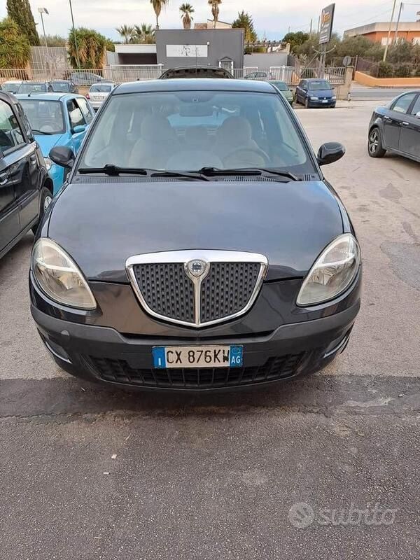 Nero Usata 2005 Lancia Ypsilon Due volumi | 1999 € (Buon prezzo) - Immagine 1/4