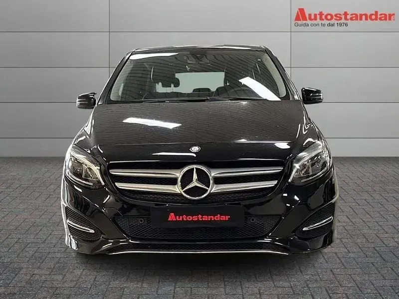 Usata Mercedes 180 Business 122 CV (89 kW) 2018 Nero Berlina