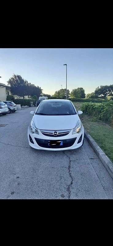 Usata Opel Corsa Sport 75 CV (55 kW) 2013 Berlina