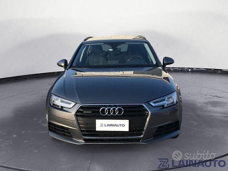 Usado Audi A4 Business 190 CV (139 kW) 2016 Gris Familiar
