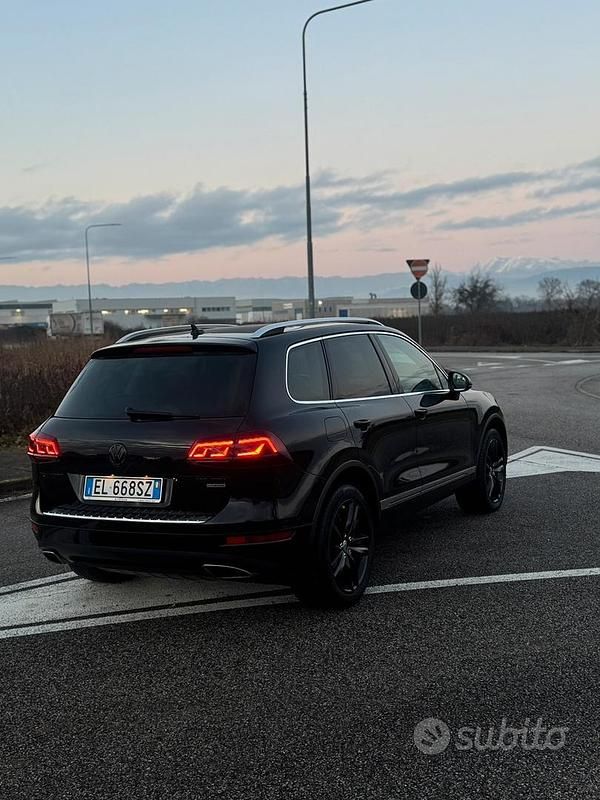 Nero Usata 2012 VW Touareg SUV | 13.999 € (Buon prezzo) - Immagine 1/4