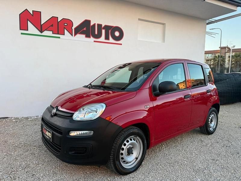 Usata Fiat Panda Pop 75 CV (55 kW) 2016 Rosso Utilitaria