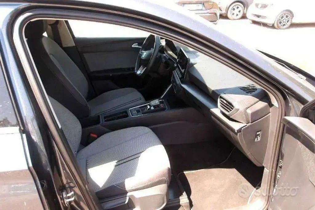 Usata Seat Leon Style 110 CV (80 kW) 2022 Grigio Station wagon