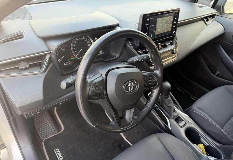 Usata Toyota Corolla Business Edition 98 CV (72 kW) 2019 Argento Station wagon