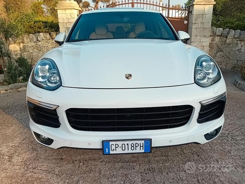 Usata Porsche Cayenne 250 CV (183 kW) 2015 Bianco SUV