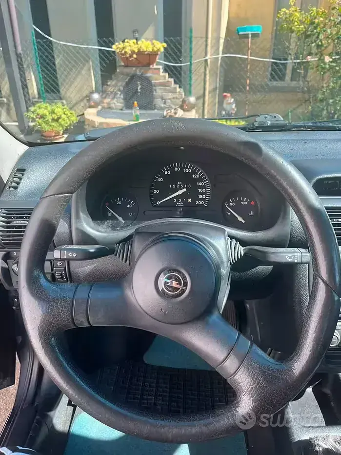 Usata Opel Corsa 45 CV (33 kW) 1997 Bluazzurro Utilitaria