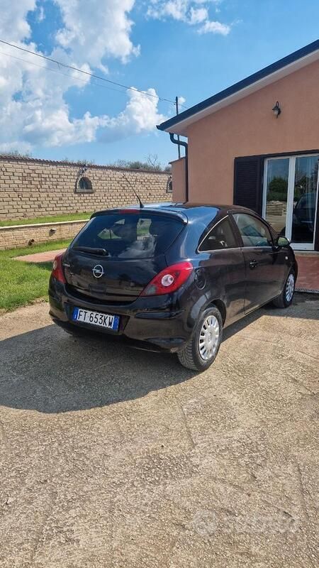 Usata Opel Corsa 90 CV (66 kW) 2009 Nero Utilitaria