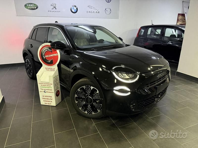 Nuova Fiat 600 La Prima 110 CV (80 kW) 2025 Nero SUV