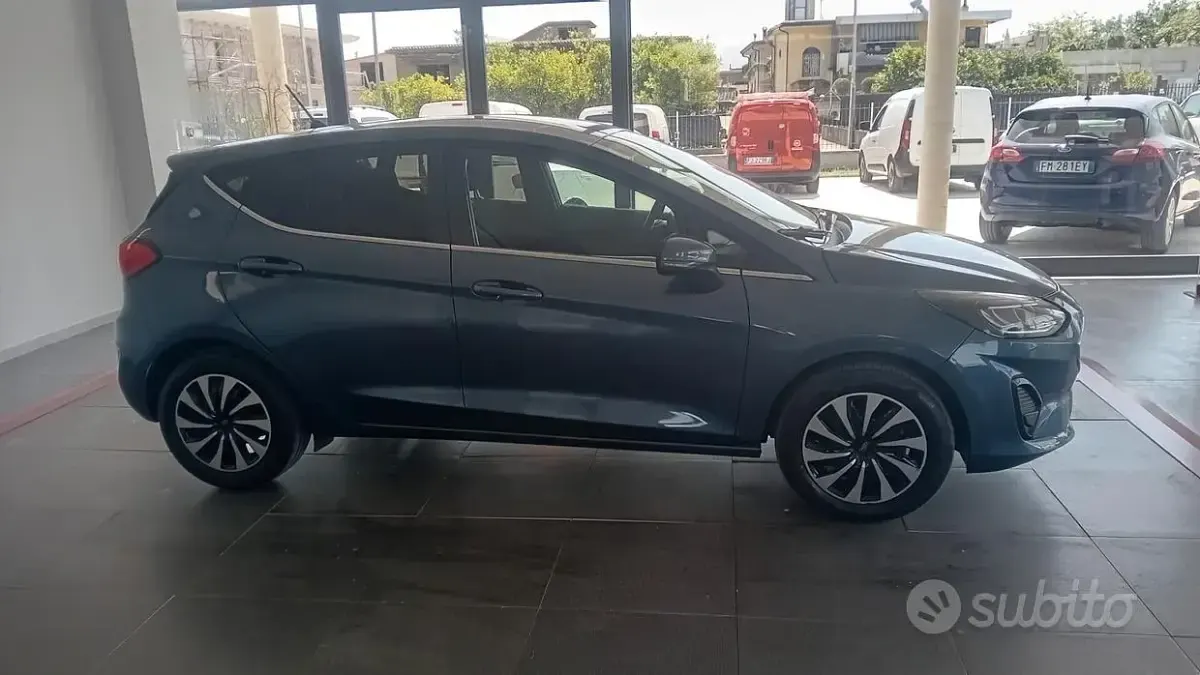 Usata Ford Fiesta Titanium 75 CV (55 kW) 2023 Grigio Utilitaria