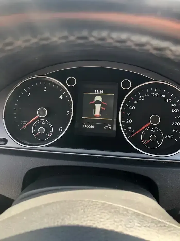 Usata VW Passat 105 CV (77 kW) 2014 Grigio Station wagon