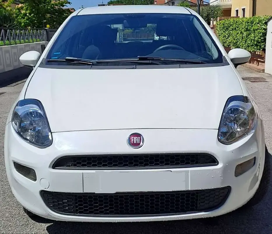 Usata Fiat Grande Punto 77 CV (56 kW) 2013 Bianco Utilitaria