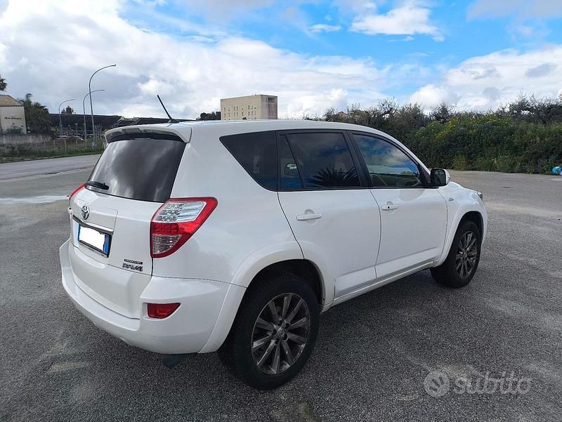 Usata Toyota RAV4 150 CV (110 kW) 2013 Bianco SUV