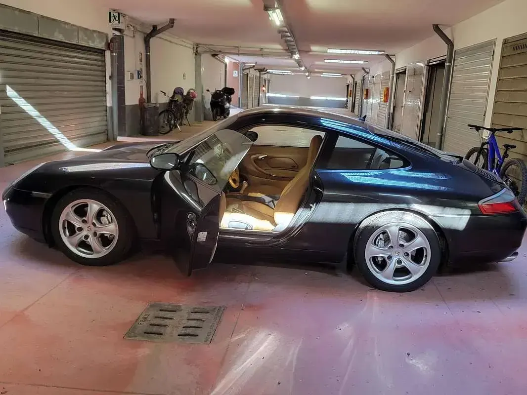 Usata Porsche 911 Carrera 4 300 CV (220 kW) 1999 Nero Coupé