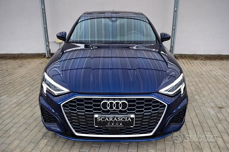 Begagnad Audi A3 S-Line 116 HK (85 kW) 2024 Blå Sedan