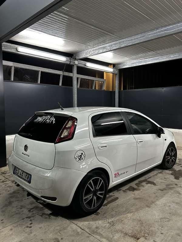 Usata Fiat Punto Evo Dynamic 75 CV (55 kW) 2013 Utilitaria