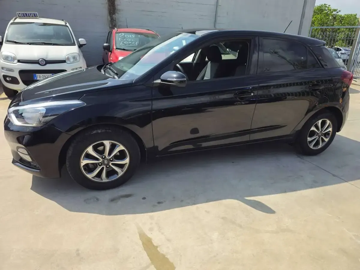 Usata Hyundai i20 75 CV (55 kW) 2020 Nero Utilitaria