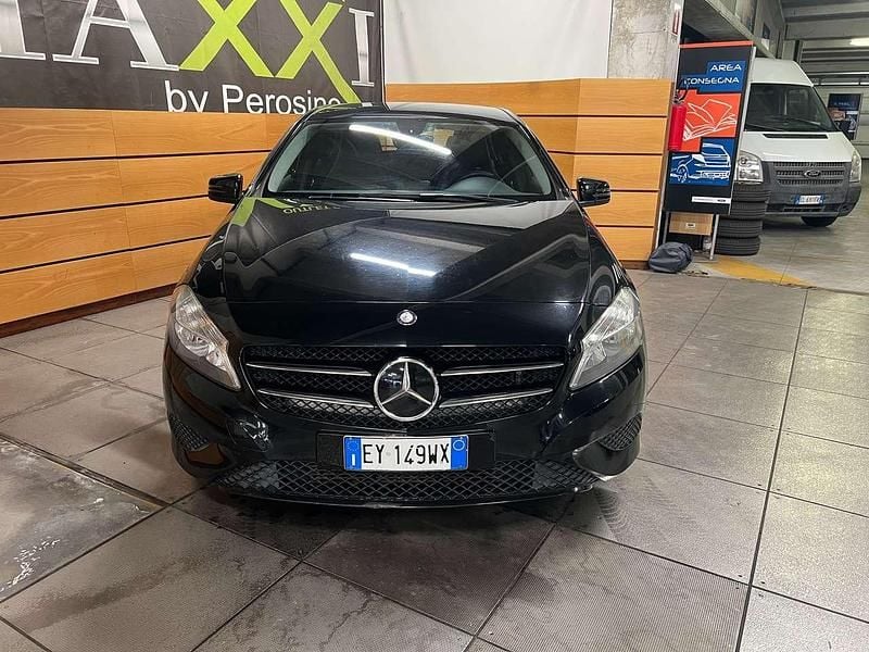 Usata Mercedes A180 109 CV (80 kW) 2015 Nero Berlina