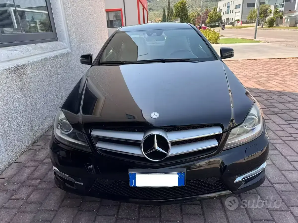 Usata Mercedes C220 170 CV (125 kW) 2013 Nero Coupé