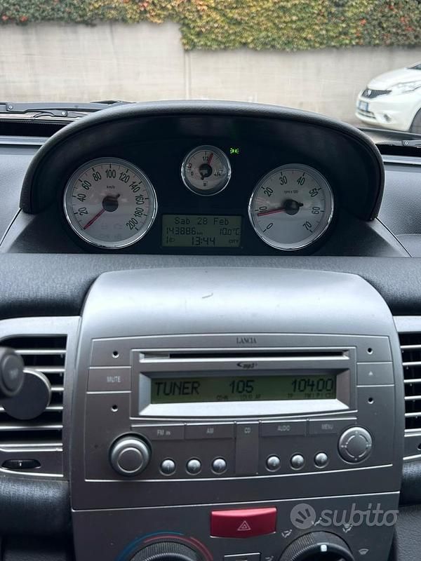 Usata Lancia Ypsilon 60 CV (44 kW) 2007 Nero Utilitaria