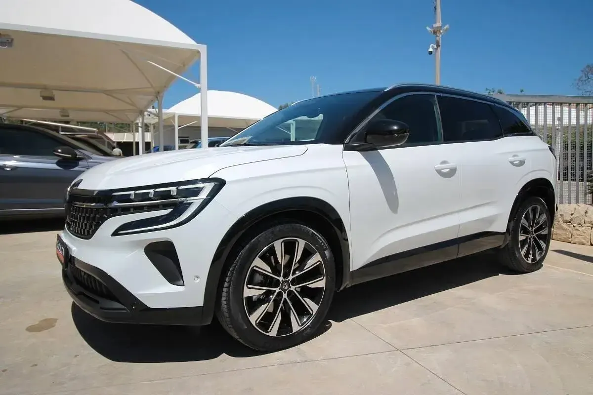 Usata Renault Austral Techno 131 CV (96 kW) 2023 Bianco SUV