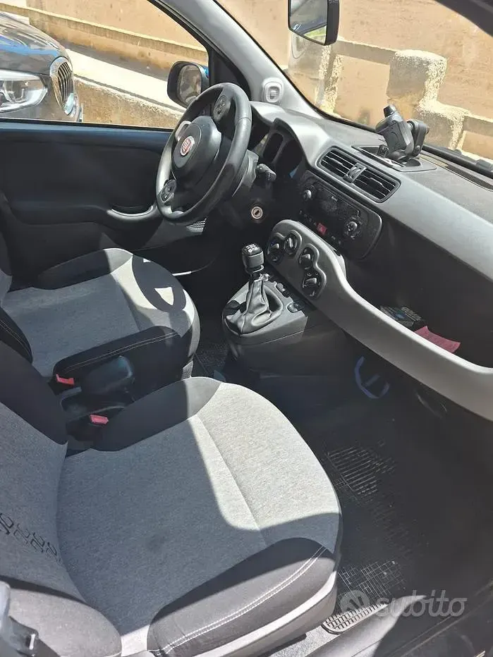 Usata Fiat Panda 69 CV (50 kW) 2017 Blu Utilitaria