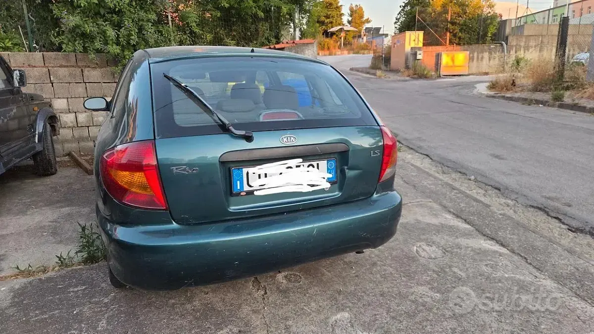 Usata Kia Rio 75 CV (55 kW) 2002 Station wagon