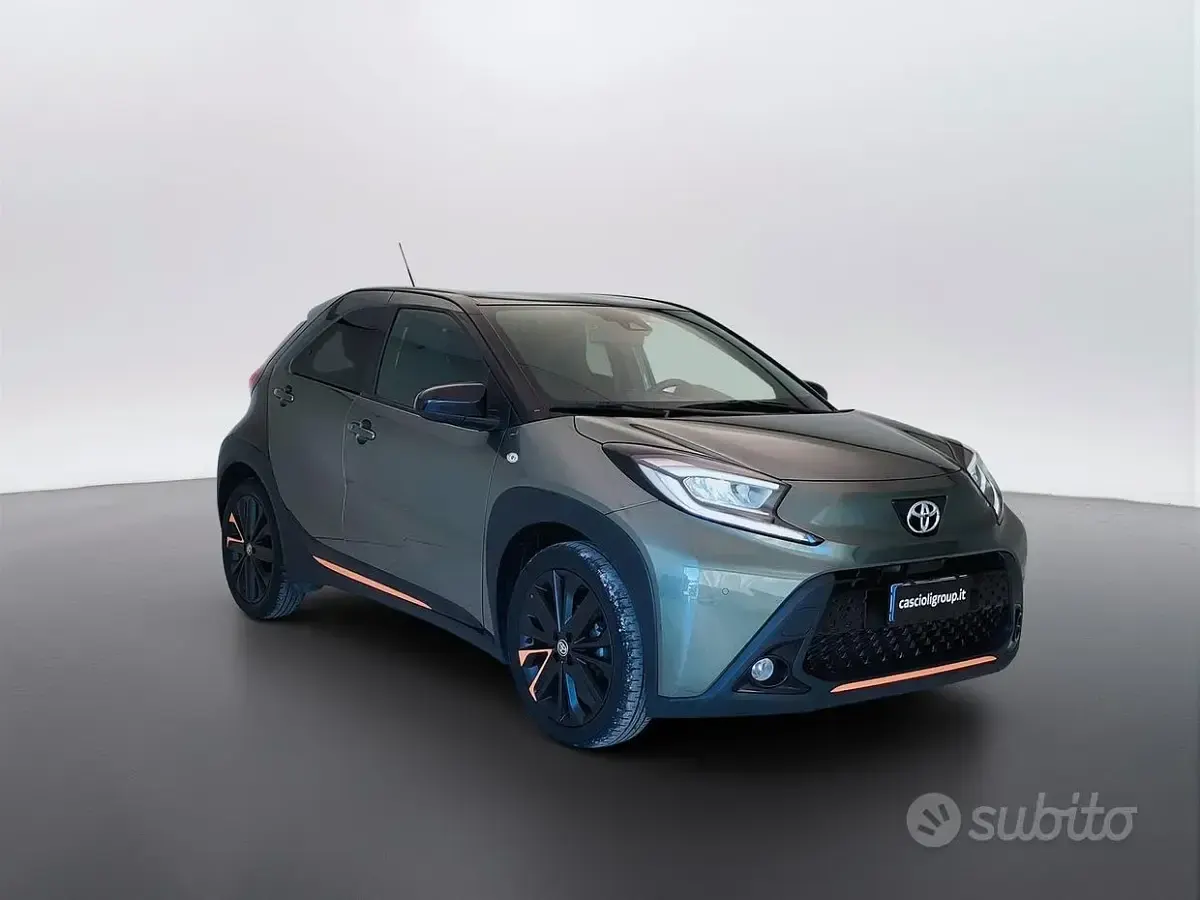 Usata Toyota Aygo X Limited 72 CV (52 kW) 2022 Grigio SUV