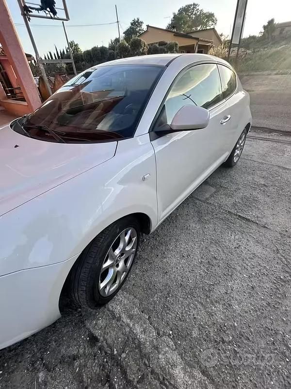 Usata Alfa Romeo MiTo 105 CV (77 kW) 2010 Bianco Utilitaria