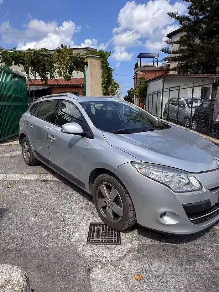 Usata Renault Mégane GrandTour Dynamique 110 CV (80 kW) 2010 Grigio Station wagon