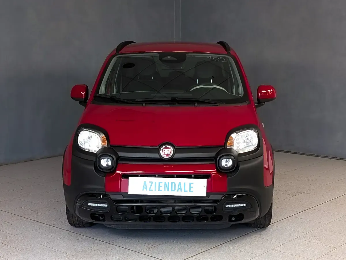 Usata Fiat Panda Cross Cross 69 CV (50 kW) 2024 Rosso Utilitaria