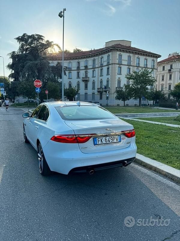 Usata Jaguar XF 2018 Bianco Berlina