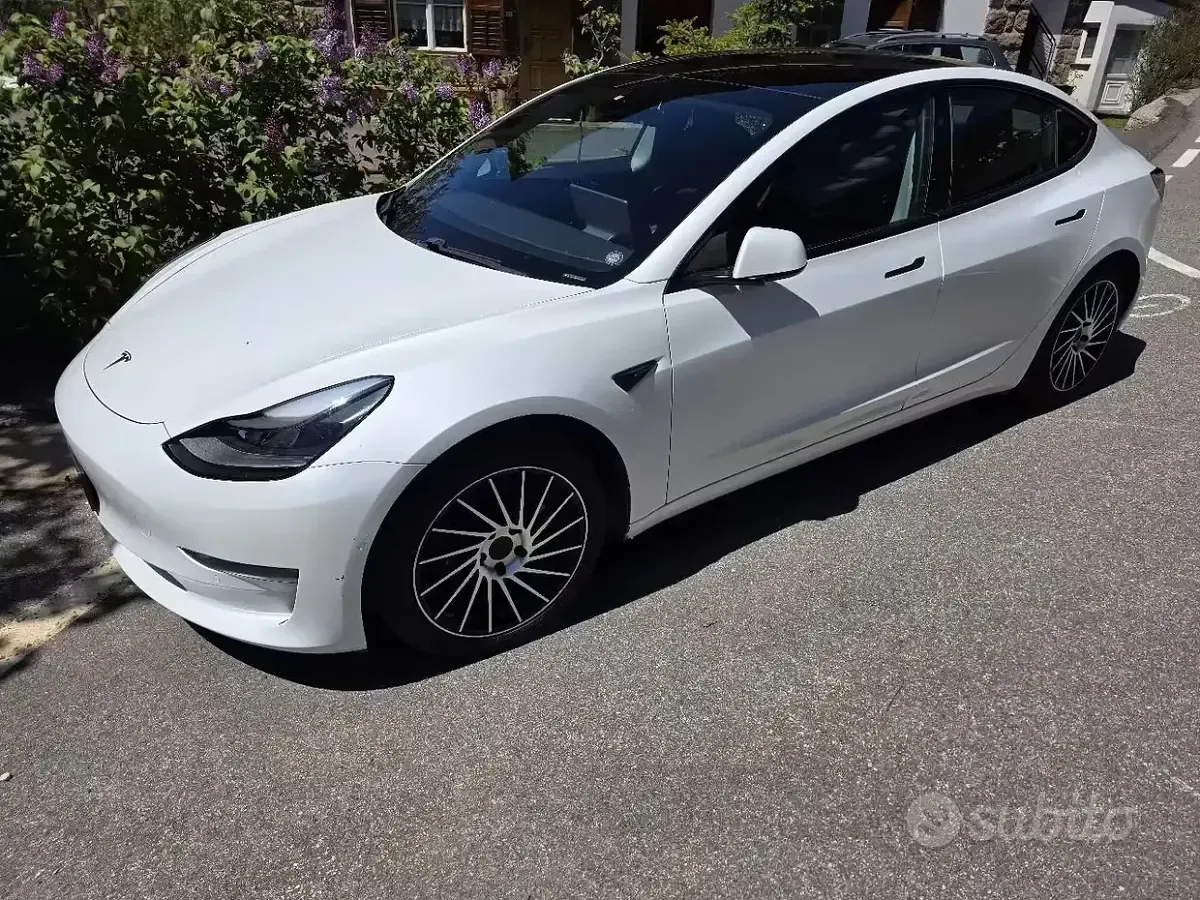Usata Tesla Model 3 152 kW (208 CV) 2021 Bianco Berlina