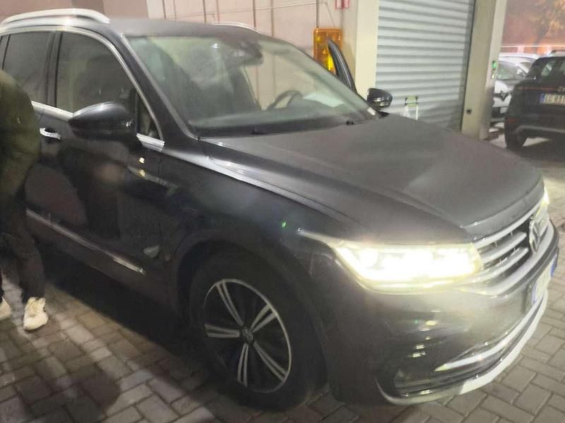 Usata VW Tiguan Elegance 150 CV (110 kW) 2021 Nero SUV