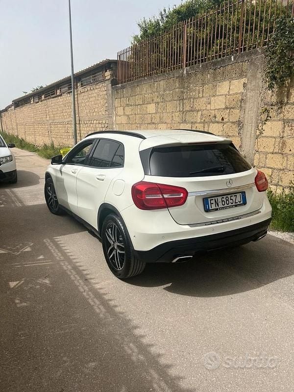 Usata Mercedes GLA200 136 CV (100 kW) 2016 SUV