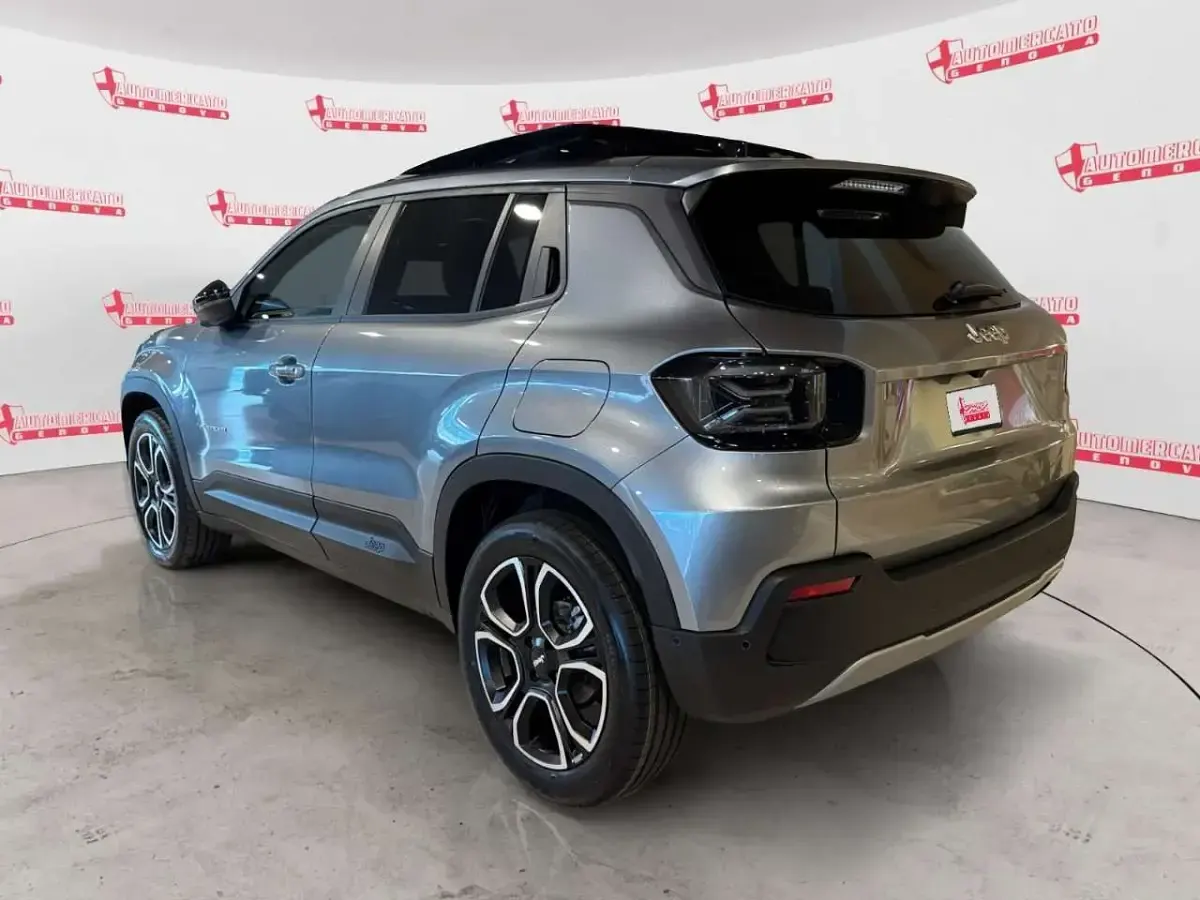 Nuova Jeep Avenger Summit 101 CV (74 kW) 2026 Grigio SUV