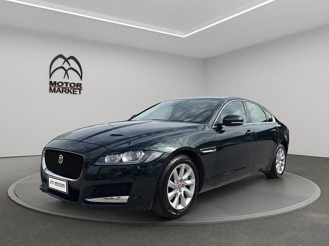 Begagnad Jaguar XF Prestige 180 HK (132 kW) 2017 Sedan