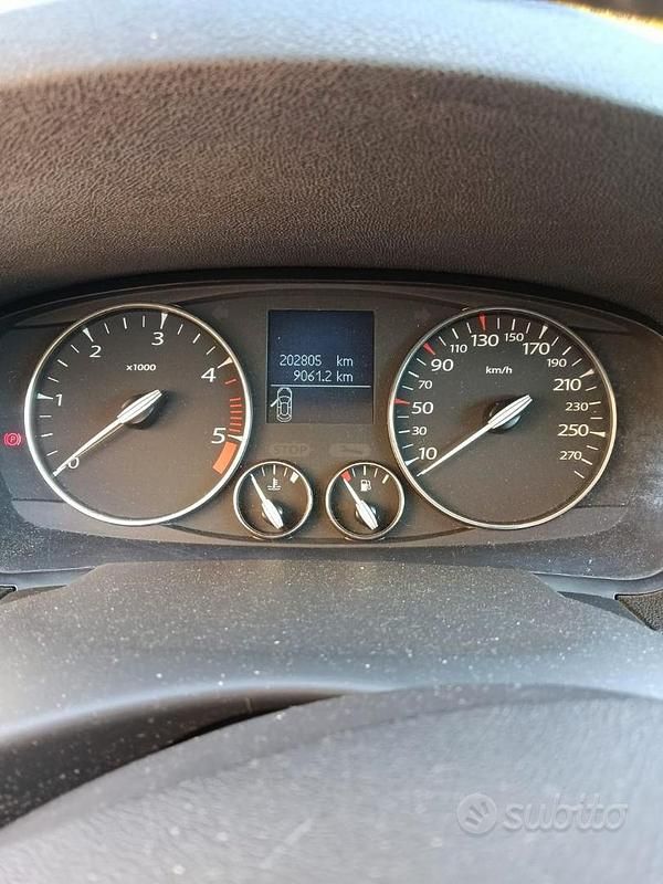 Usata Renault Laguna III 150 CV (110 kW) 2009 Grigio Berlina