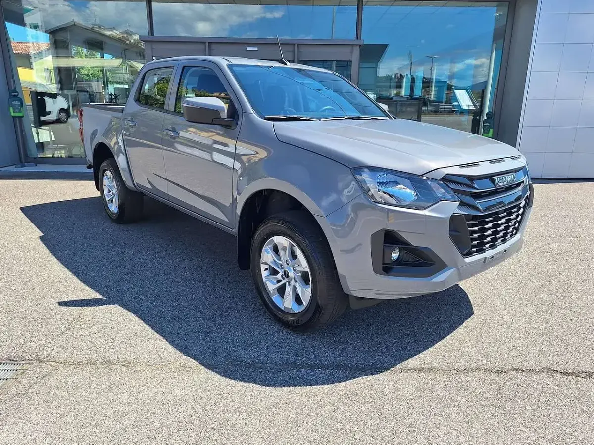 Nuova Isuzu D-Max 163 CV (119 kW) 2026 Kinabalu gray Pick-up